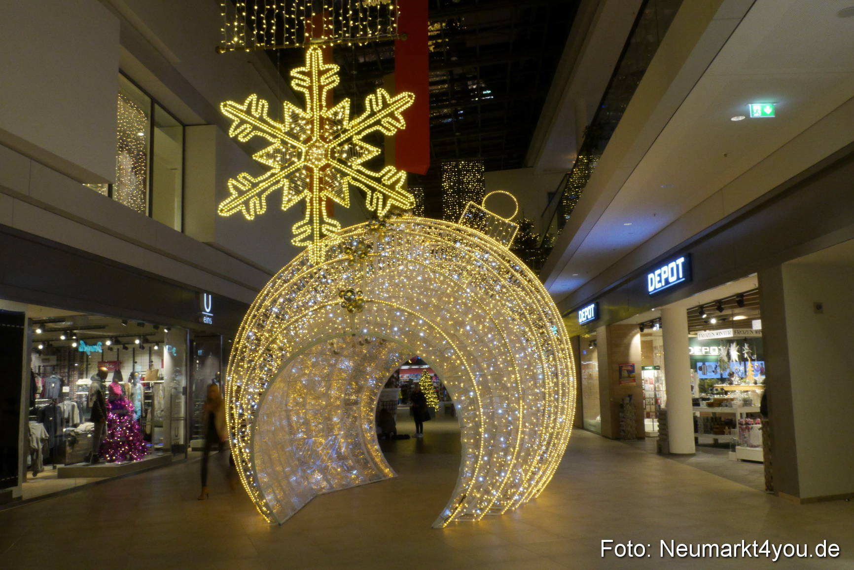 NeuerMarkt Weihnachtsbeleuchtung 271115 0010